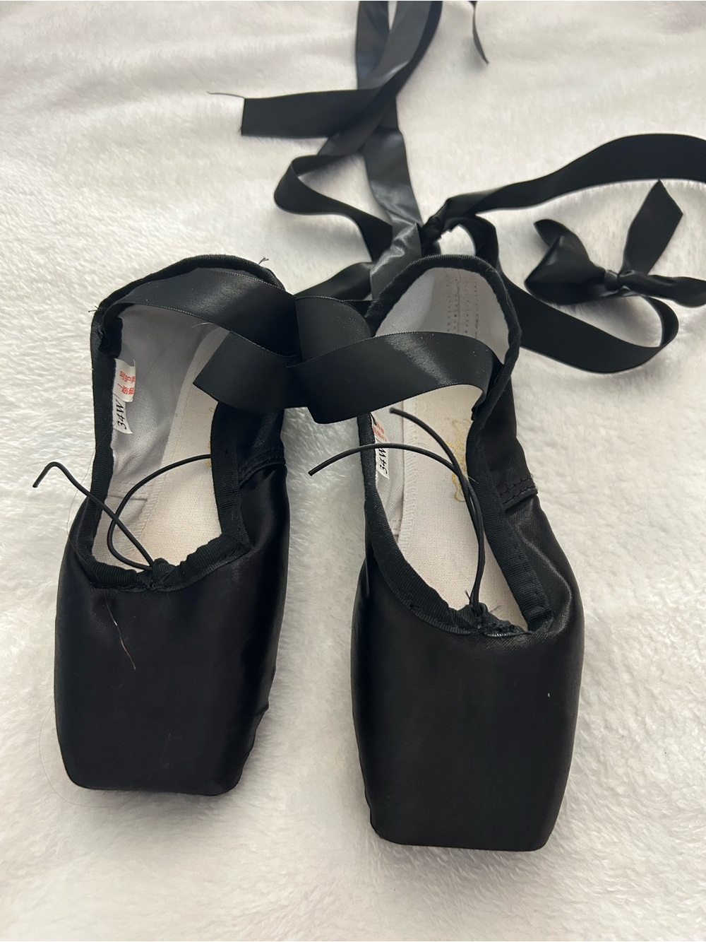 Kids Black Day Dance Ballet Pointe Shoes with Ribbon Ties Sz 34w